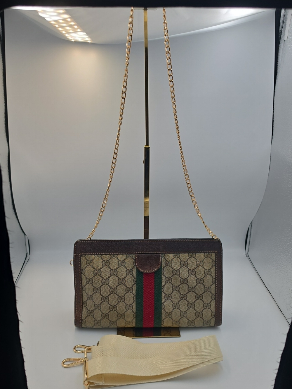 Gucci Brown GG Monogram Sherry Line Red/Green Velcro Med Clutch (EUC)(COA)❤️💚❤